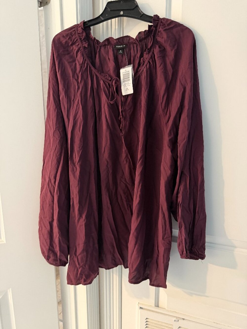 NWT - Torrid Size 3 Challis Tie Front Blouse - Wine